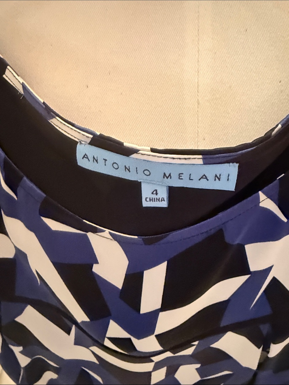 Dress Subcategory Identification - Picture 3 of 5